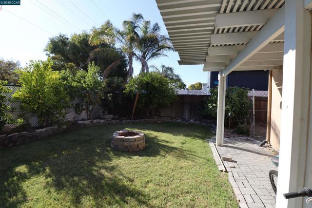 4632 Country Hills Dr, Antioch CA: https://media.crmls.org/mediaz/e1d34f3b-ae19-4cd7-866b-f7c7f6ca7a0b.jpg