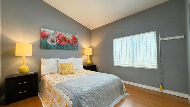 10923 Foothill Boulevard, Oakland CA: https://media.crmls.org/mediaz/e1d3a672-b75f-4307-8dbb-89aa27dbb99c.jpg
