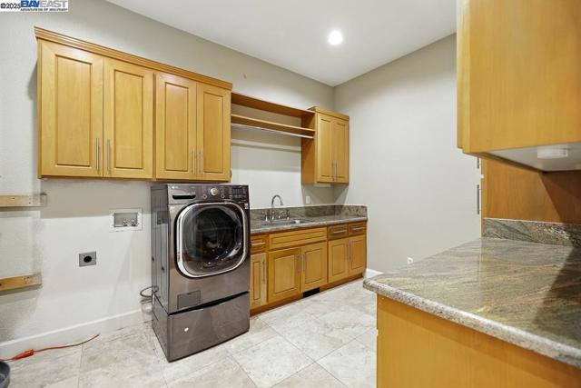 874 Overhill Dr, Hayward CA: https://media.crmls.org/mediaz/e1d3c3da-c32e-49cf-a012-06c07de1ca7a.jpg