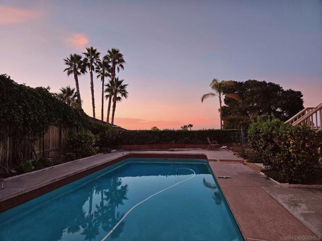 1745 Tamarack Ave, Carlsbad CA: https://media.crmls.org/mediaz/e1d44da2-aa07-4f45-a3ce-b0e7a547cb7d.jpg