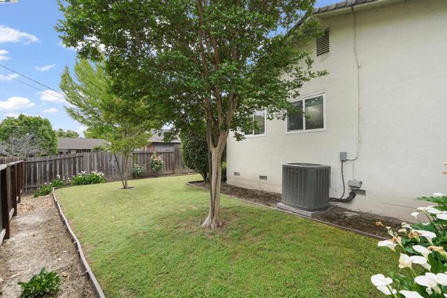 501 Amherst Ct, San Ramon CA: https://media.crmls.org/mediaz/e1d490db-35ad-442d-97e7-d173c2407e5d.jpg