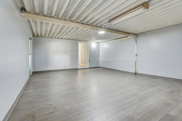 790 Shore Road, Hollister CA: https://media.crmls.org/mediaz/e1d4b204-5841-4544-abc4-61b99a8f3f0c.jpg