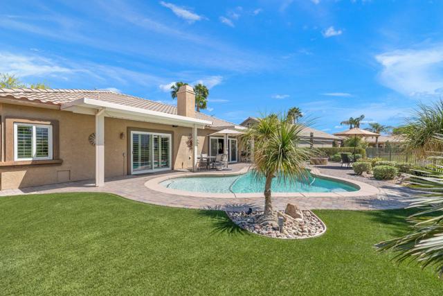 45553 Meadow Lake Drive, Indio CA: https://media.crmls.org/mediaz/e1d4d76a-3d3d-4f60-8817-d43a93a46f8a.jpg