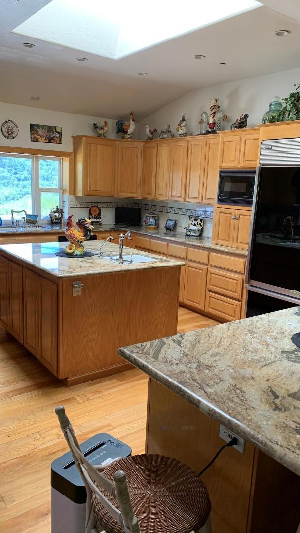 21050 Uvas Road, Morgan Hill CA: https://media.crmls.org/mediaz/e1d57ba2-58c5-465b-9fae-5702f1c39b17.jpg