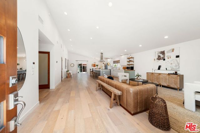 5627 Lemp Avenue, North Hollywood CA: https://media.crmls.org/mediaz/e1d61a2b-5de3-4901-ba5b-fdea21fcfa65.jpg