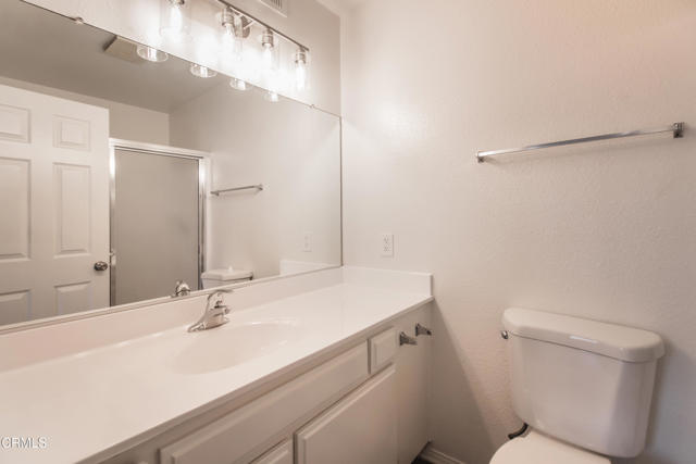 Detail Gallery Image 11 of 27 For 1169 Rosedale Ave #204,  Glendale,  CA 91201 - 2 Beds | 2 Baths