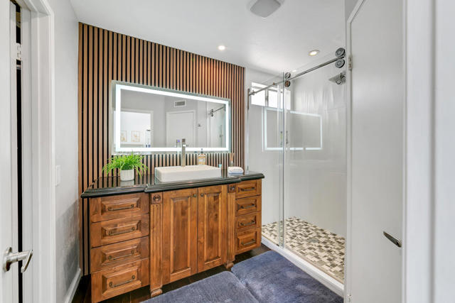 80687 Veranda Lane, Indio CA: https://media.crmls.org/mediaz/e1d66734-3496-4339-9228-40bf59d06ae9.jpg
