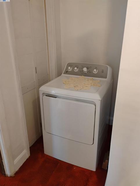 2621 66th Avenue, Oakland CA: https://media.crmls.org/mediaz/e1d67d10-bb2a-44da-9ee1-7d9d802a6a00.jpg