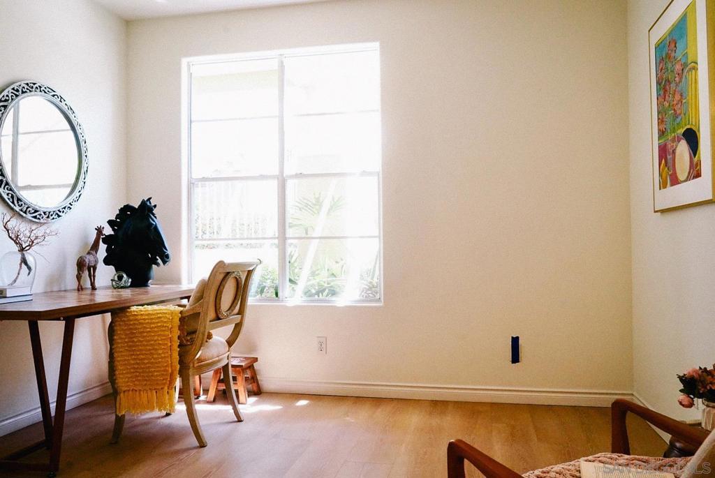 https://media.crmls.org/mediaz/e1d688de-39b2-4607-af10-62c97c50a192.jpg?preset=X-Large