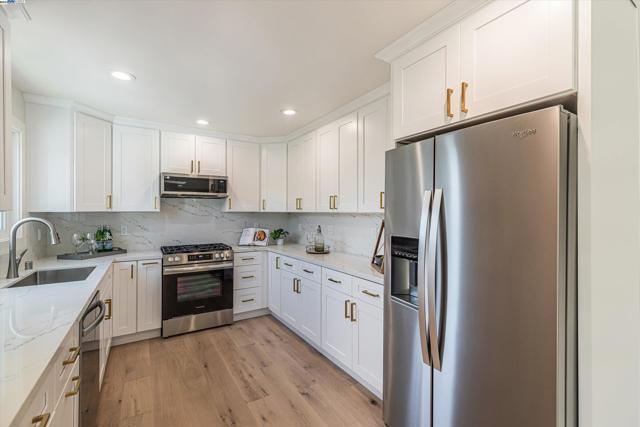 Image 17 of 49 For 344 Silvertip Ct