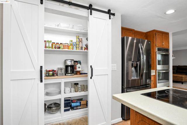 4828 Sellers Ave, Brentwood CA: https://media.crmls.org/mediaz/e1d6e3dd-4293-4edf-a61f-1cdf8a5be55c.jpg