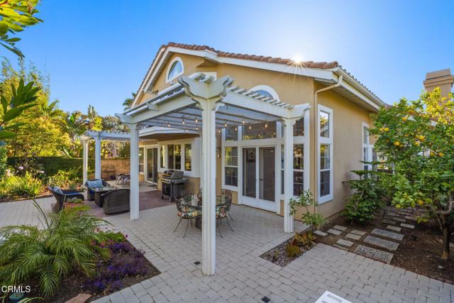 2106 Fox Den Court, Oxnard CA: https://media.crmls.org/mediaz/e1d7abec-1097-40e1-a048-790dc2e42c99.jpg