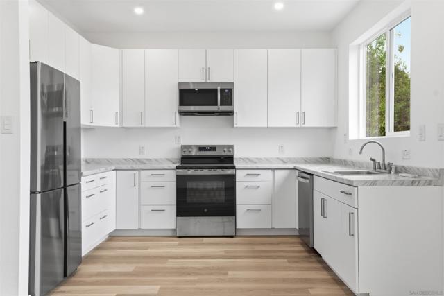 490 Lado De Loma Dr #1-4, Vista CA: https://media.crmls.org/mediaz/e1d7d76f-712e-41d7-a7cd-4ae836909164.jpg