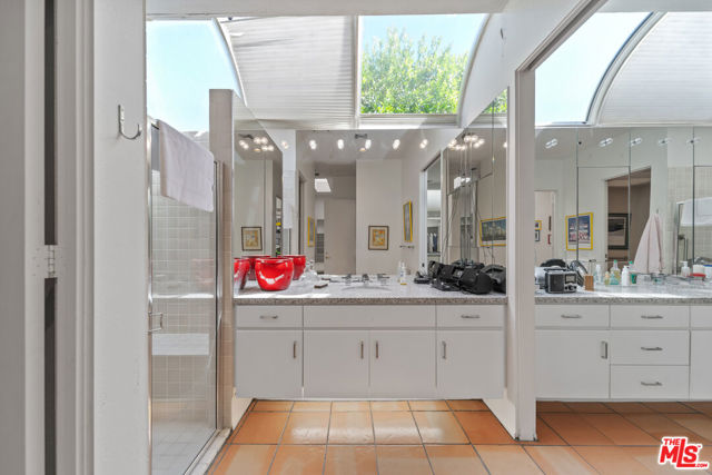7 Churchill Lane, Rancho Mirage CA: https://media.crmls.org/mediaz/e1d825d4-6c4e-4912-9093-4d9d1f37fe6f.jpg