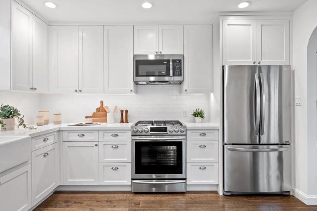 220 26th Avenue, San Mateo CA: https://media.crmls.org/mediaz/e1d82723-d2c4-4bce-994c-5927bcd076e4.jpg