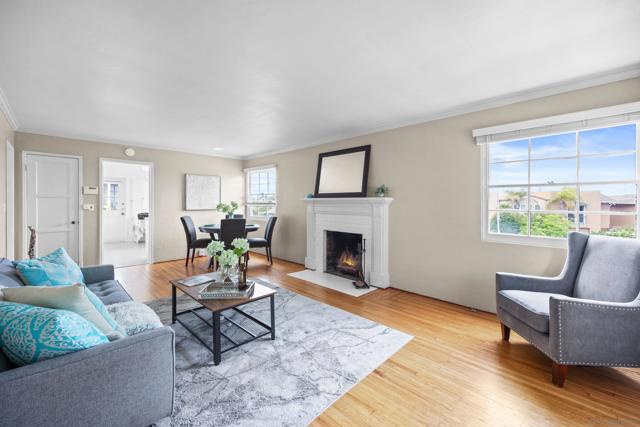 1205 Park Row, La Jolla CA: https://media.crmls.org/mediaz/e1d86111-f821-409c-b549-518ca6ec0699.jpg