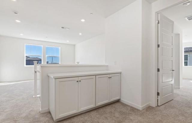 5709 Pathway Drive, Fairfield CA: https://media.crmls.org/mediaz/e1d94332-321d-43bb-ab58-ff9f3a4e9492.jpg