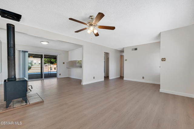 839 Jenny Drive, Newbury Park CA: https://media.crmls.org/mediaz/e1dab0b8-b31a-4dc0-971d-4590be9e1e6b.jpg