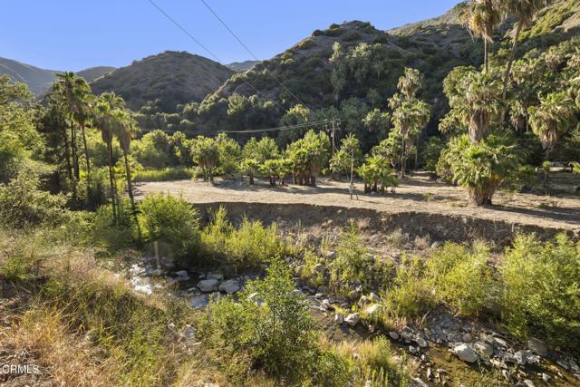 16825 Maricopa Highway, Ojai CA: https://media.crmls.org/mediaz/e1dac282-91d8-41a0-baec-c06f02e9345a.jpg