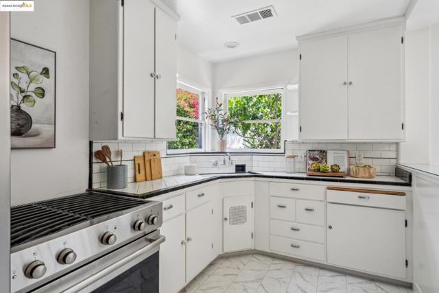 30 Benson Ave, Vallejo CA: https://media.crmls.org/mediaz/e1dbd8bd-b5ac-4652-b8bd-ae123f68db1a.jpg