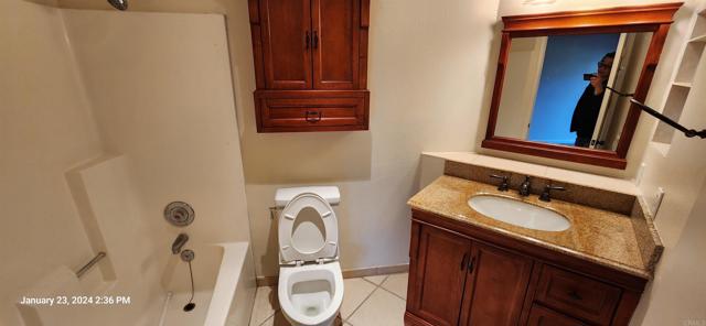 3040 CHARWOOD Court, Spring Valley CA: https://media.crmls.org/mediaz/e1dd9198-0947-402e-8b91-356d1d2dadc1.jpg