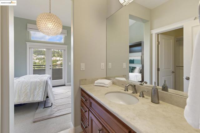 205 Sheridan RD, Oakland CA: https://media.crmls.org/mediaz/e1dda198-bc8d-4be4-8f20-73c8fff2ab3f.jpg