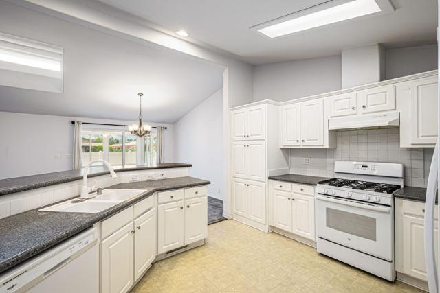 15300 Palm Drive, Desert Hot Springs CA: https://media.crmls.org/mediaz/e1de4386-a09c-49f1-b1b4-ff09a67d0722.jpg