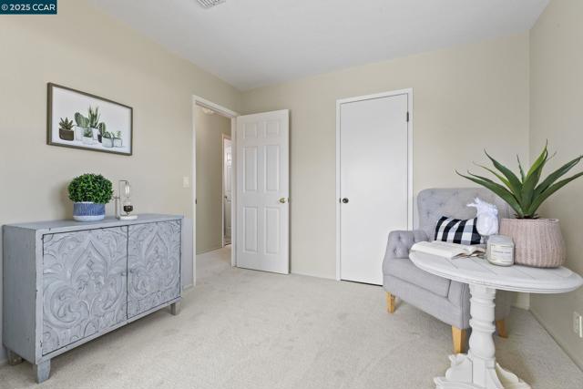 245 Parkview Ter, Vallejo CA: https://media.crmls.org/mediaz/e1de5162-ab8c-40c8-885e-5df2d729222a.jpg