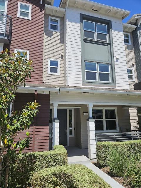 122 Ranch Lane, Mountain View CA: https://media.crmls.org/mediaz/e1de7e70-aca9-4c03-bc80-d727ec117257.jpg