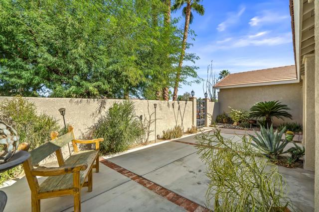 Image 6 of 47 For 36709 Avenida Del Sol