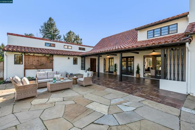 Image 12 of 54 For 850 Las Trampas Rd