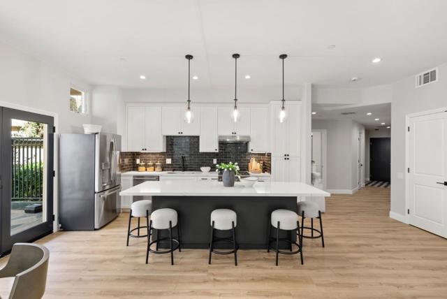 200 Sheridan Avenue, Palo Alto CA: https://media.crmls.org/mediaz/e1e0194f-9e3b-4c3d-b1fc-66bbeafb2c17.jpg