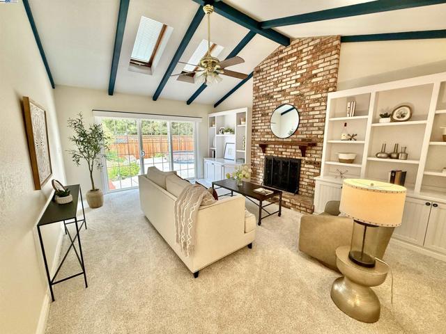 5647 Southbrook Dr, Clayton CA: https://media.crmls.org/mediaz/e1e0b7da-06f4-42a2-9ce4-ad7fe4ace899.jpg