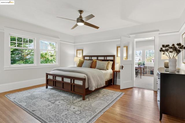 541 Boulevard Way, Piedmont CA: https://media.crmls.org/mediaz/e1e0eae1-bc31-4c55-b217-02dca2c8a98a.jpg
