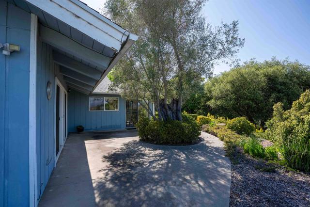 Detail Gallery Image 16 of 31 For 5221 Olive Hill Rd, Fallbrook,  CA 92028 - 7 Beds | 4 Baths