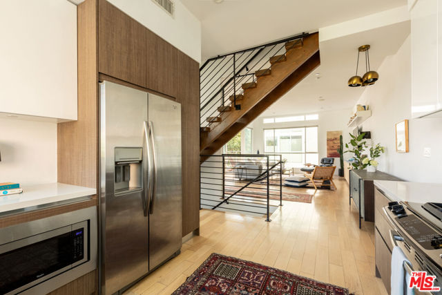 1201 N Las Palmas Avenue, Los Angeles CA: https://media.crmls.org/mediaz/e1e2848f-7e49-4add-a452-5d14be0c9037.jpg