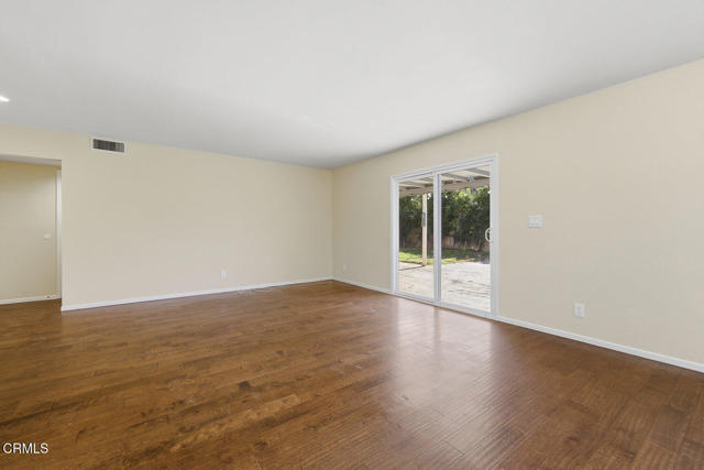 Detail Gallery Image 9 of 39 For 593 Talbert Ave, Simi Valley,  CA 93065 - 4 Beds | 2/1 Baths