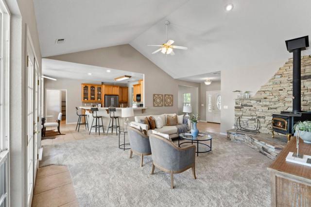 Image 15 of 90 For 157 Oak Knoll Court