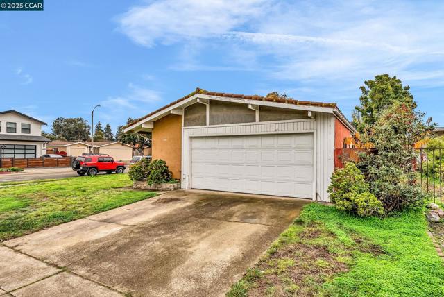 1246 Otis Dr, Alameda CA: https://media.crmls.org/mediaz/e1e3d904-dcb9-4928-8530-c0b2fec1aa71.jpg