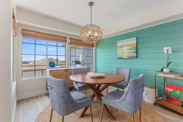 579 Hygeia Ave, Encinitas CA: https://media.crmls.org/mediaz/e1e3dc18-8fc4-4fd7-a17b-20eacb009e5b.jpg