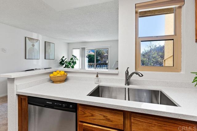 Detail Gallery Image 7 of 38 For 5918 Rancho Mission Rd #62,  San Diego,  CA 92108 - 1 Beds | 1 Baths