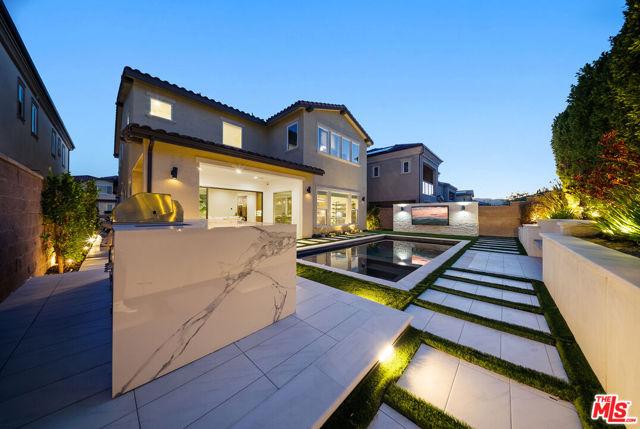 20643 W Wood Rose Court, Porter Ranch CA: https://media.crmls.org/mediaz/e1e44404-2681-4bb1-8e49-b6315596f43c.jpg