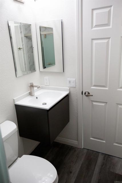 Image 31 of 40 For 1417 Grove Ave  4