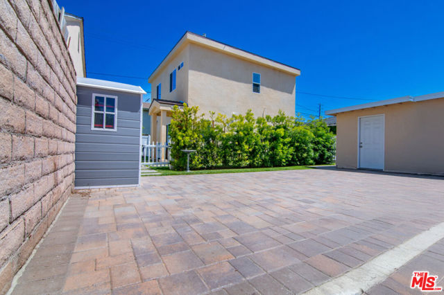 3556 Butler Avenue, Los Angeles CA: https://media.crmls.org/mediaz/e1e4bd03-5aca-46e0-b3f3-5d005153901d.jpg