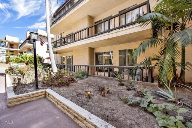1127 E Del Mar Avenue, Pasadena CA: https://media.crmls.org/mediaz/e1e4ce07-6625-4366-8476-7a77d91cad6b.jpg