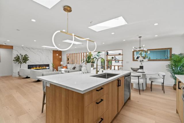 2049 Santa Cruz Avenue, Menlo Park CA: https://media.crmls.org/mediaz/e1e517e2-5209-4731-9241-cdcb372e17af.jpg