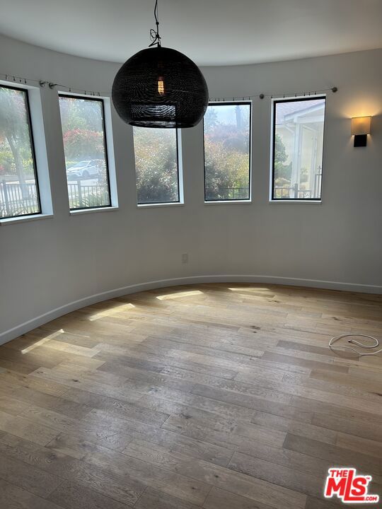 2917 Urban Avenue, Santa Monica CA: https://media.crmls.org/mediaz/e1e537cb-b1c4-45a6-a8ae-c8fb2a9596ad.jpg