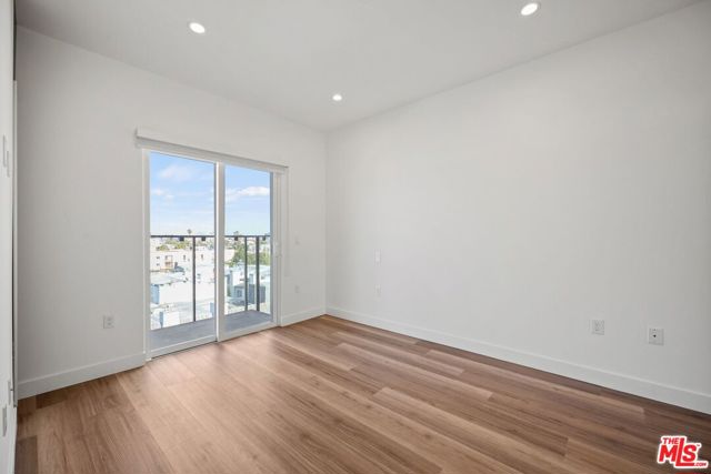 3657 Motor, Los Angeles CA: https://media.crmls.org/mediaz/e1e566a4-7130-4f5f-8f01-819ab739bc29.jpg