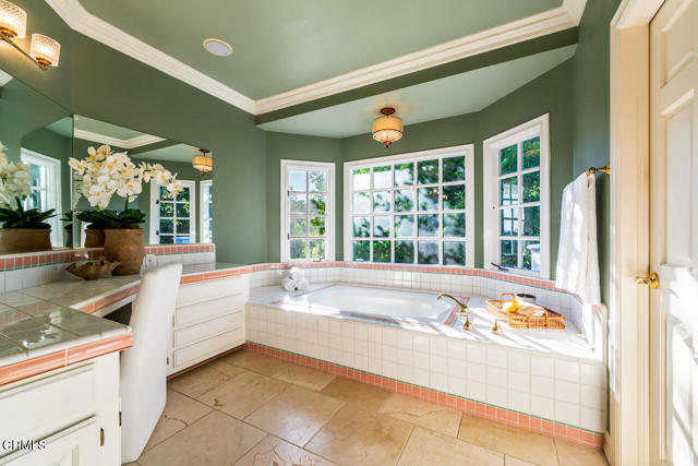 Detail Gallery Image 27 of 62 For 427 Long Canyon Rd, Bradbury,  CA 91008 - 5 Beds | 5/1 Baths