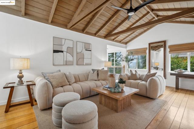 6951 Chambers Dr, Oakland CA: https://media.crmls.org/mediaz/e1e66e43-0672-45e3-b573-2897248cad55.jpg